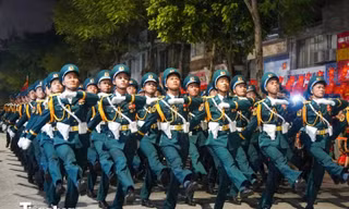 Tổng hợp luyện A80: Tiếng bước chân hào hùng hòa cùng tiếng hò reo của nhân dân