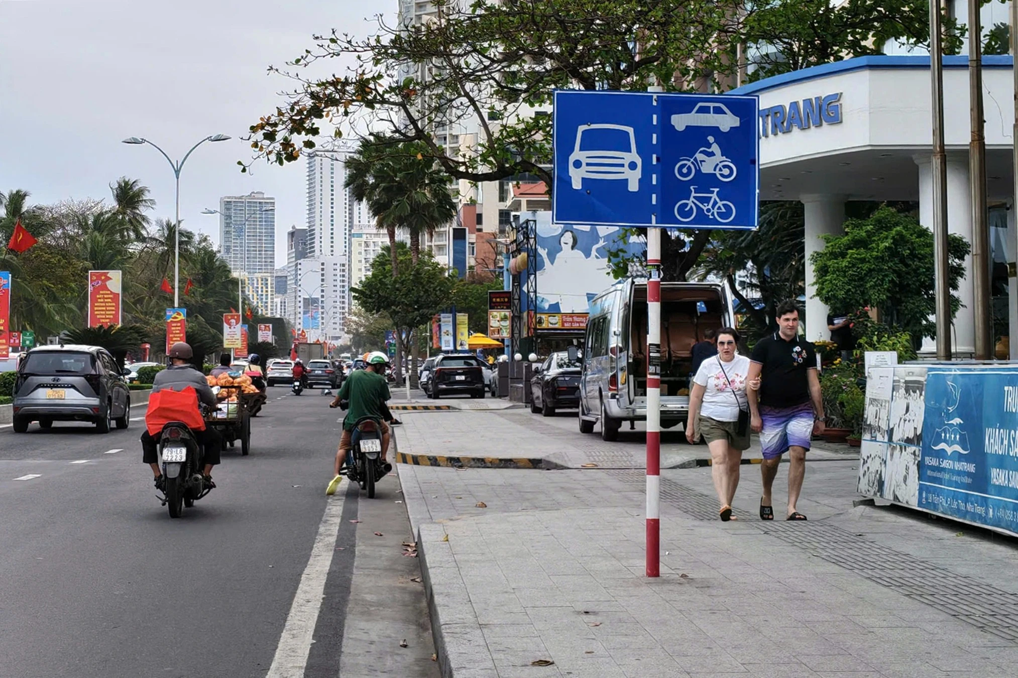 Khánh Hòa Điều Chỉnh Giao Thông Đường Trần Phú: Ô Tô Được Lưu Thông Chung Làn Với Xe Máy