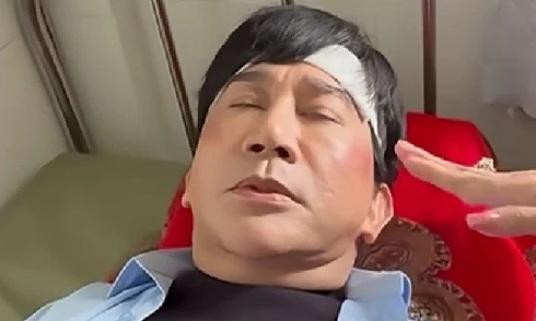 NSƯT Kim Tử Long cầu xin 
