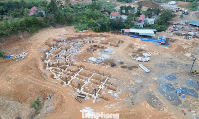 Khu liên hợp thể thao Lạng Sơn với sân bóng đá 25.000 chỗ ngồi đang thi công ra sao?