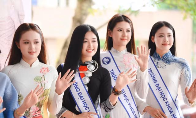 Nữ sinh Đại học Thái Nguyên gây ấn tượng tại Ngày hội Tuyển sinh Hoa hậu Việt Nam