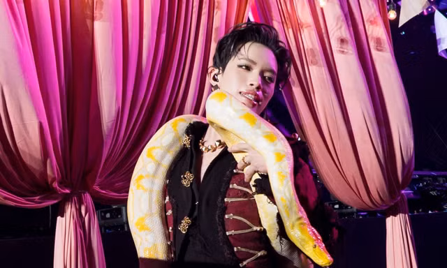 Pháp Kiều múa trăn và điều chưa từng có ở concert hơn 40.000 khán giả