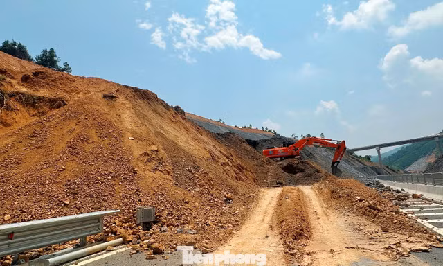 Lạng Sơn phê bình nhiều xã, phường chậm giải phóng mặt bằng dự án cao tốc Hữu Nghị - Chi Lăng