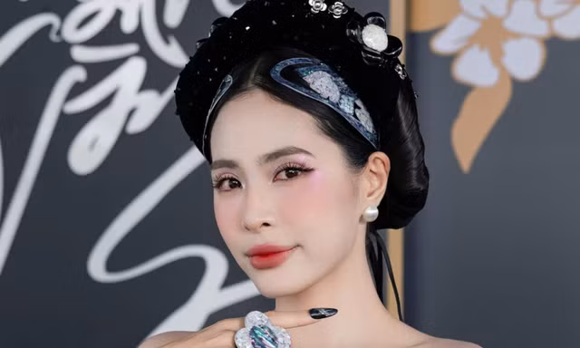 Ca nương Kiều Anh chơi tất tay