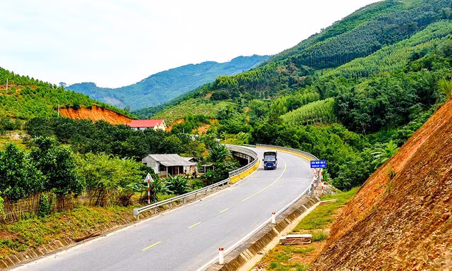 Đề xuất chi hơn 3.000 tỷ đồng mở rộng đường Hồ Chí Minh đoạn Pác Bó - Cao Bằng