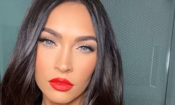 Megan Fox gia nhập nền tảng 'nội dung người lớn' khiến trang web bị sập