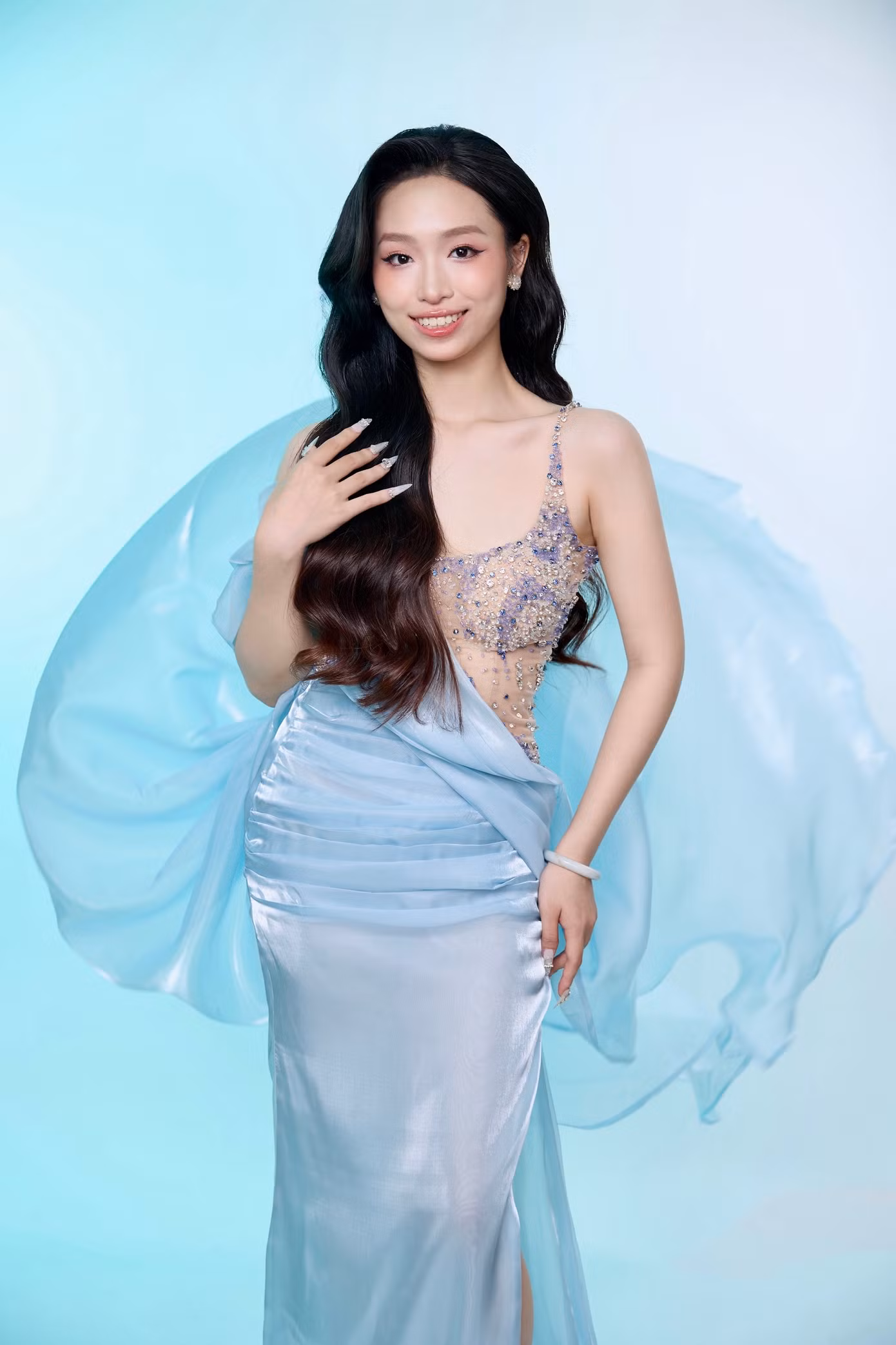 nguyen-phuong-hoa-2.jpg