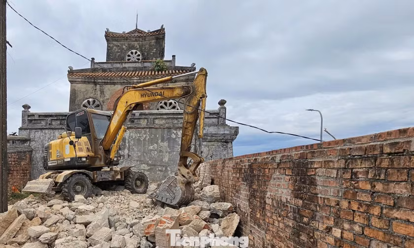Tháo dỡ toàn bộ lô cốt quân sự tại Kinh thành Huế