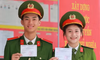 Học viên Cảnh sát háo hức trước lần đầu cầm lá phiếu