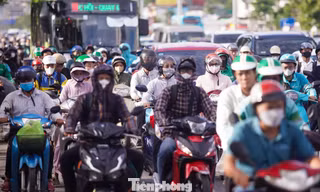 Cửa ngõ Hà Nội ùn ứ ôtô, xe máy