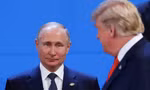 Tổng thống Nga Vladimir Putin và Tổng thống Mỹ Donald Trump trong một sự kiện năm 2018. (Ảnh: Reuters)