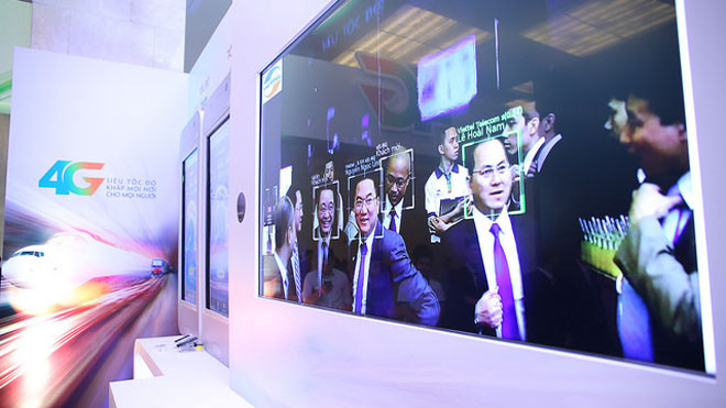 Trình diễn công nghệ nhận diện khuôn mặt qua camera