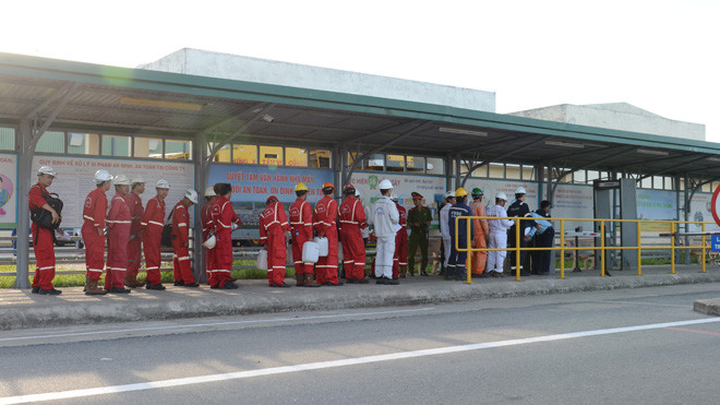 Ngay từ cổng vào, công tác kiểm tra an ninh được kiểm soát chặt chẽ.