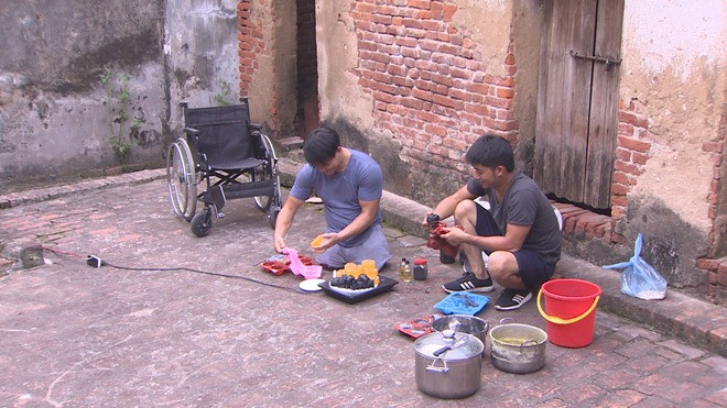 Phan Thị xuống “hạng”, “Bảo ngậu” trầy trật bán xà phòng.