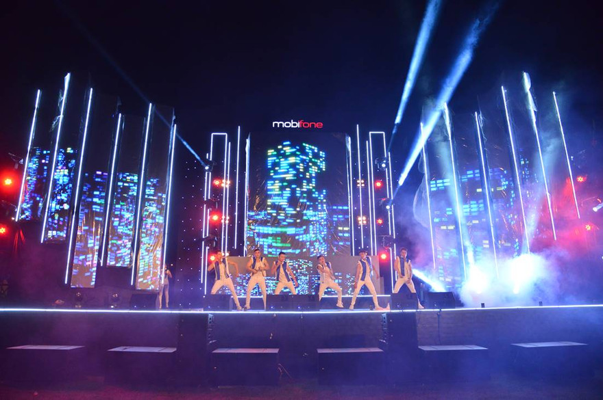 Những bước nhảy Breakdance "Tự tin bứt phá - Tỏa sáng tương lai" của các vũ công