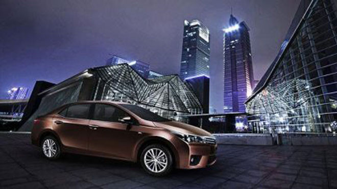 Giá xe Toyota năm 2018 công bố sớm, người dân chủ động mở “hầu bao”