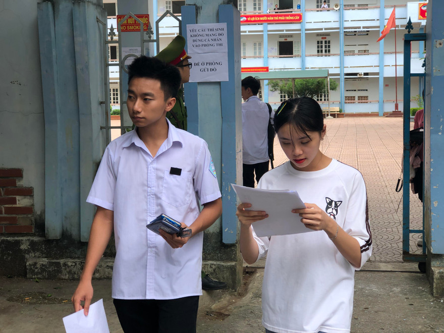 Thí sinh dự thi THPT tại điểm trường Tô Hiệu (Sơn La).