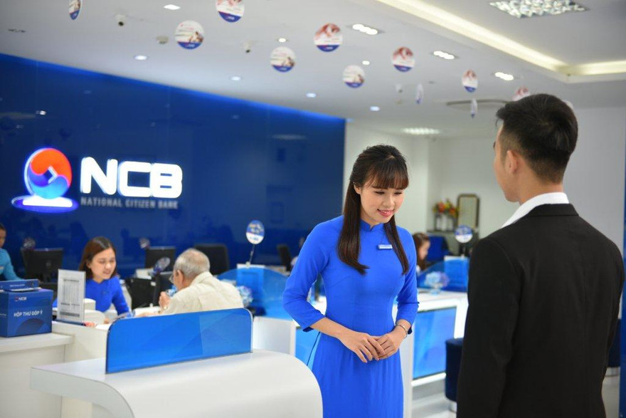 Tết về, ‘nở rộ’ các dịch vụ ngân hàng hút khách