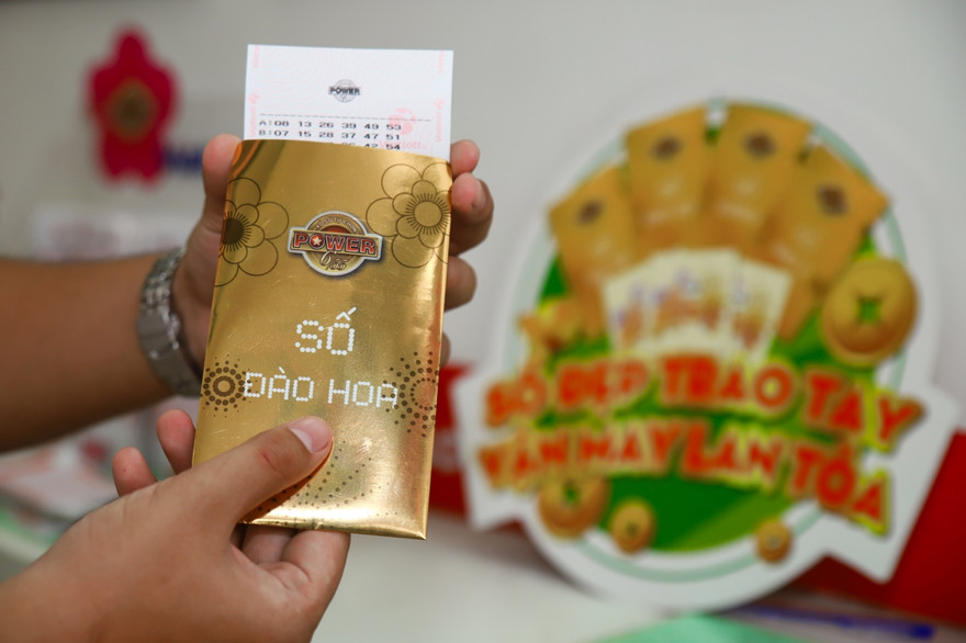 Lì xì bằng vé số tự chọn Power 6/55