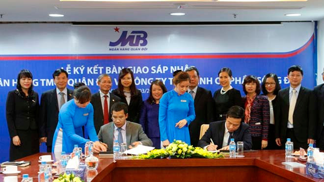 Ký kết biên bản bàn giao và công bố sáp nhập SDFC vào MB 