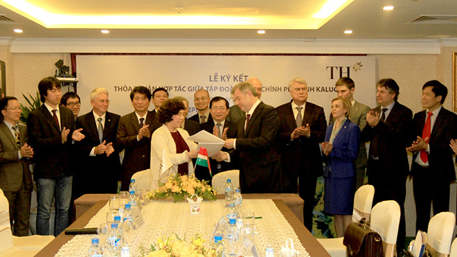 Bà Thái Hương, Chủ tịch HĐQT tập đoàn TH ký thỏa thuận hợp tác đầu tư với ông Anatoly Dmitriyevich Artamonov, Thống đốc tỉnh Kaluga