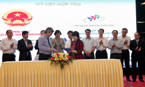 Tổng cục Giáo dục Nghề nghiệp ký kết hợp tác với các hiệp hội doanh nghiệp để nâng cao chất lượng đào tạo nghề, tạo việc làm cho sinh viên sau ra trường.