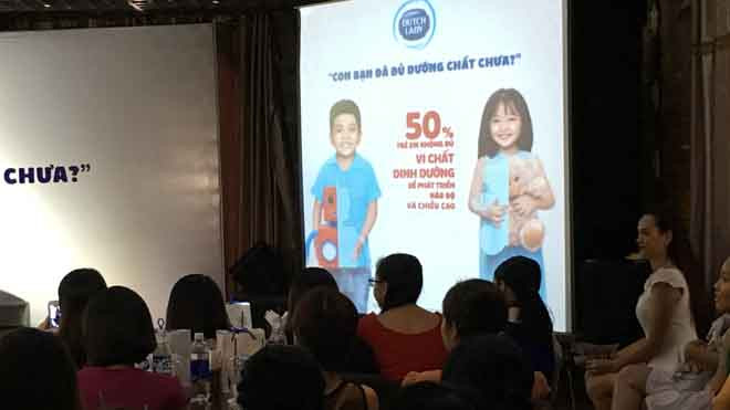 Các chuyên gia dinh dưỡng chia sẻ tại hội thảo