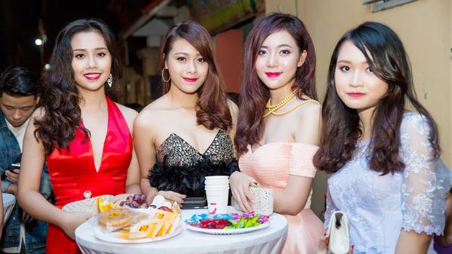 Dàn hotgirl xinh đẹp dự khai trương Showroom Beauty & Go