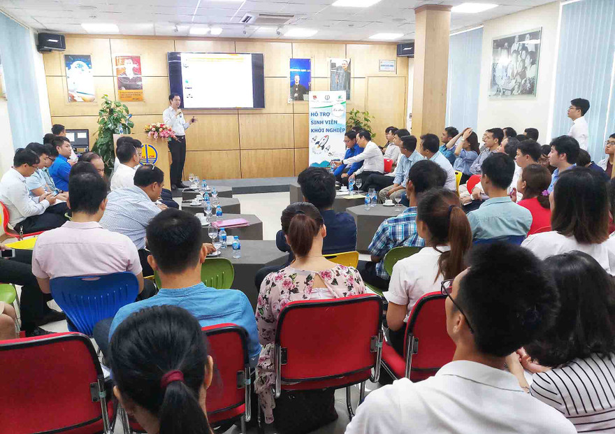 Buổi Tọa đàm với nhiều lãnh đạo các bộ, ban, ngành, chuyên gia trong lĩnh vực kinh tế, khởi nghiệp đã thu hút hàng trăm sinh viên tham dự. 