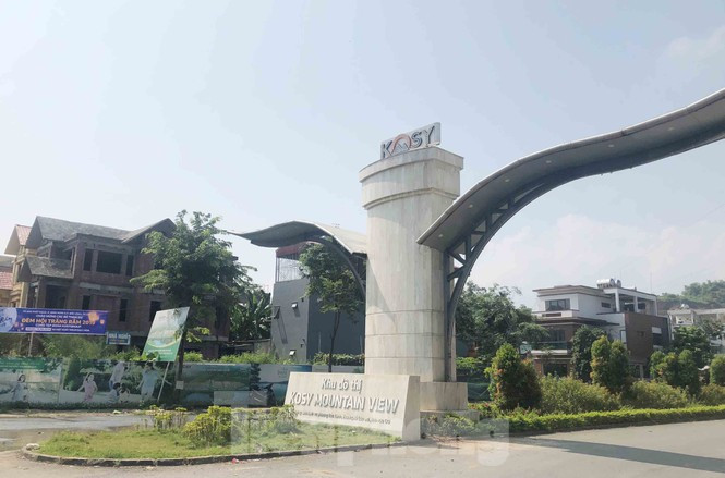 Trước thông tin phản ánh khu đô thị mới Kosy Mountain View có nhiều vi phạm… Phó Thủ tướng Thường trực Trương Hòa Bình vừa yêu cầu UBND tỉnh Lào Cai kiểm tra, làm rõ nội dung.