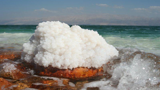 Muối biển được góp mặt trong rất nhiều công thức làm đẹp của phụ nữ Israel