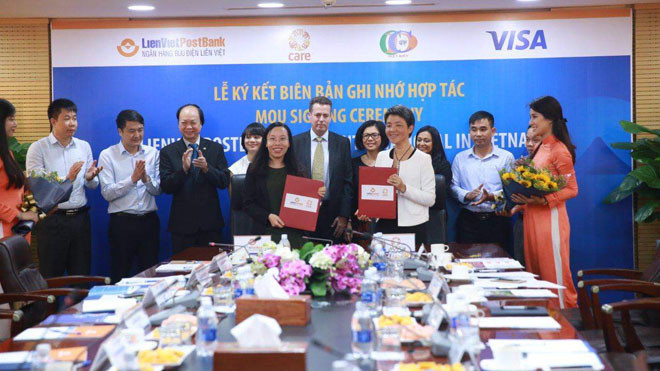 Phụ nữ dân tộc thiểu số tiếp cận tài chính toàn diện qua Lienvietpostbank