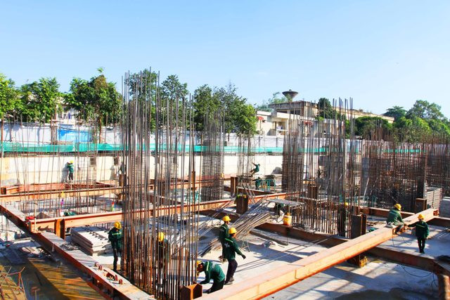 Công trường xanh Diamond Lotus Riverside luôn nhộn nhịp ngày đêm