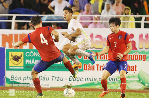 Vị trí sở trường của Đức Lương là hậu vệ biên. Ảnh: Đức Đồng