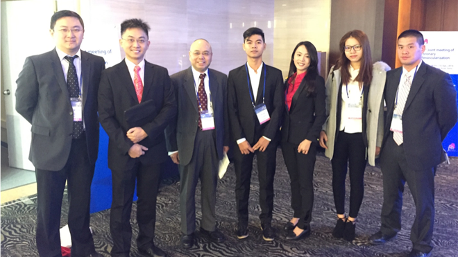 Sinh viên đại học Tân Tạo thuyết trình tại Hội thảo tim mạch ở Hàn Quốc