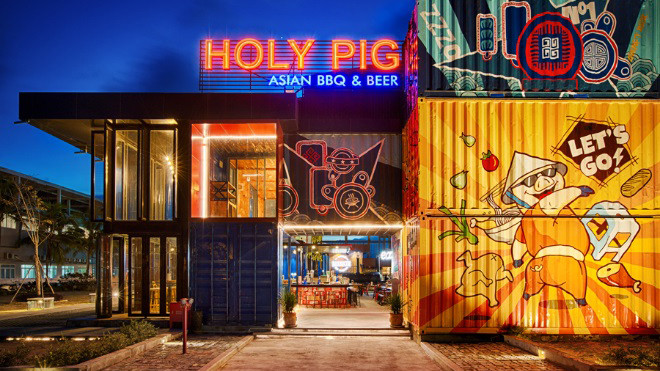 Toàn cảnh bên ngoài nhà hàng