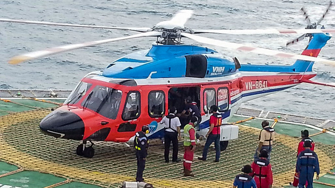 Cứu sống ngư dân gặp nạn trên biển