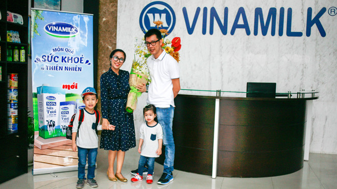 Cả nhà Ốc Thanh Vân đầy hào hứng trước chuyến tham quan 