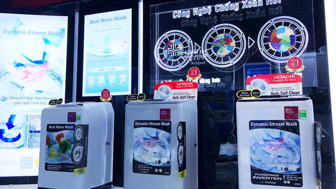 Máy giặt với công nghệ Dynamic-Stream Wash giúp đánh bật vết bẩn cứng đầu là sản phẩm chủ đạo lần này