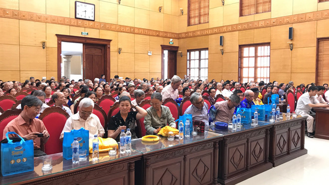 Vinamilk chăm sóc sức khỏe cho hơn 5000 người cao tuổi 