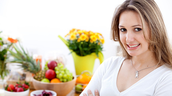 Nên ăn nhiều rau xanh và hoa quả tươi để thu nhỏ u nang buồng trứng