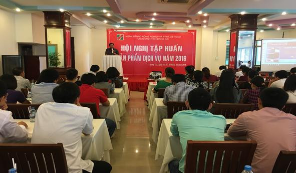 Ông Nguyễn Huy Trinh – Giám đốc phát biểu khai mạc và chỉ đạo hội nghị.