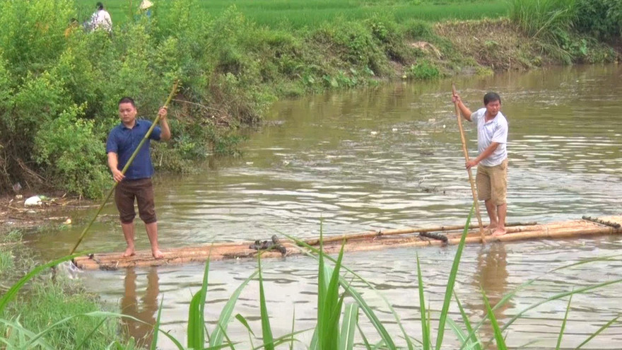 Hiện, lực lượng cứu hộ vẫn đang khoanh vùng và nỗ lực tìm kiếm nạn nhân.