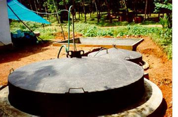 Người dân cần bảo đảm an toàn khi xuống hầm biogas. Ảnh minh hoạ.