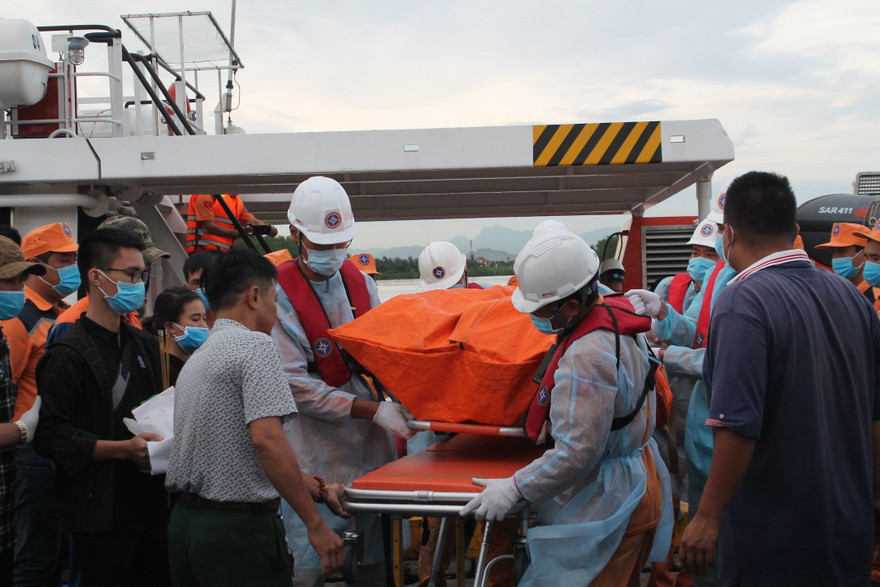 Bốn thuyền viên xấu số được đoàn tụ cùng gia đình