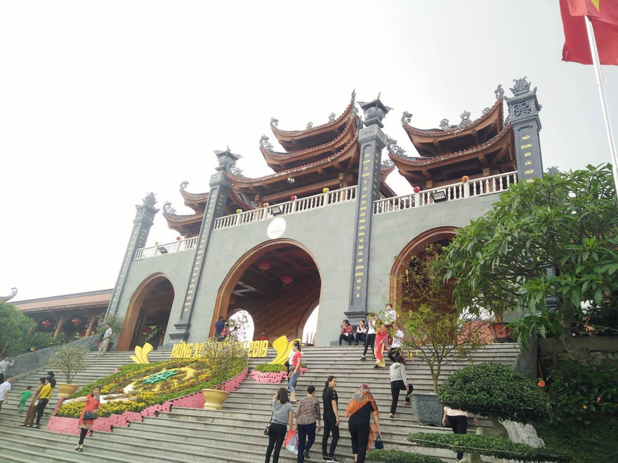 Cuộc sống trong chùa Ba Vàng giữa 'bão gọi vong' ra sao?