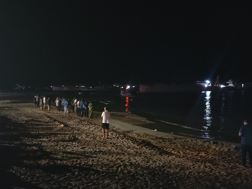 Người đàn ông đuối nước tại bãi tắm đang thi công ở Quảng Ninh