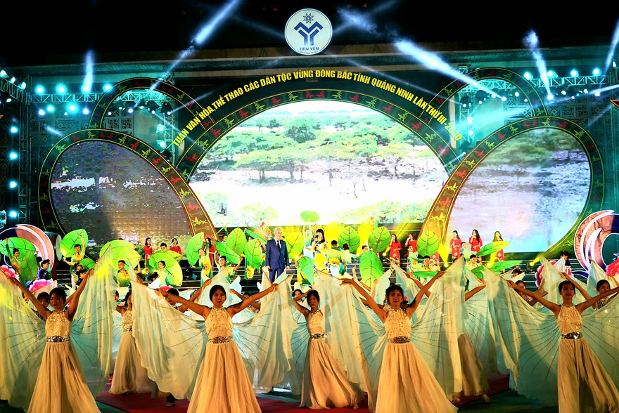 Rực rỡ sắc màu các dân tộc vùng Đông Bắc tỉnh Quảng Ninh