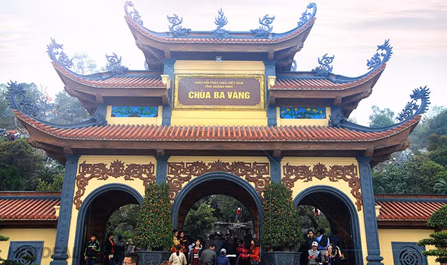 Hàng trăm bài viết 'gọi vong' và số tài khoản trên website chùa Ba Vàng biến mất