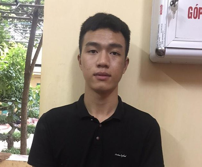 Tống tiền người quen bằng clip 'mát mẻ' bạn gái gửi